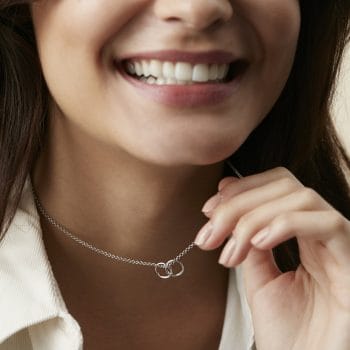 How to Choose BFF Necklaces for You and Your Best Friend