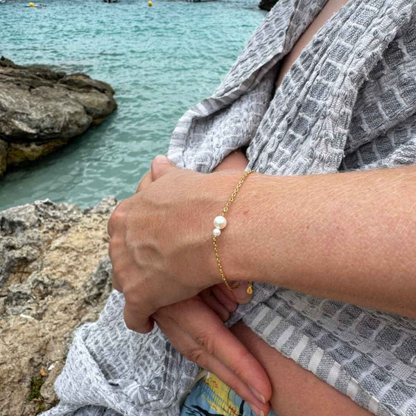 Connected Pearl Bracelet Silver