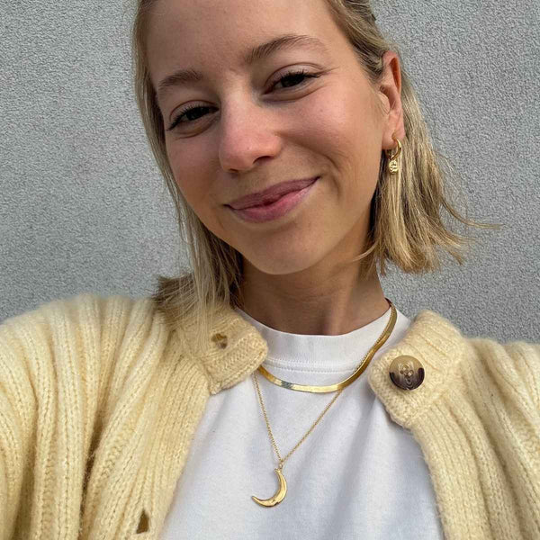Crescent Moon Necklace Silver